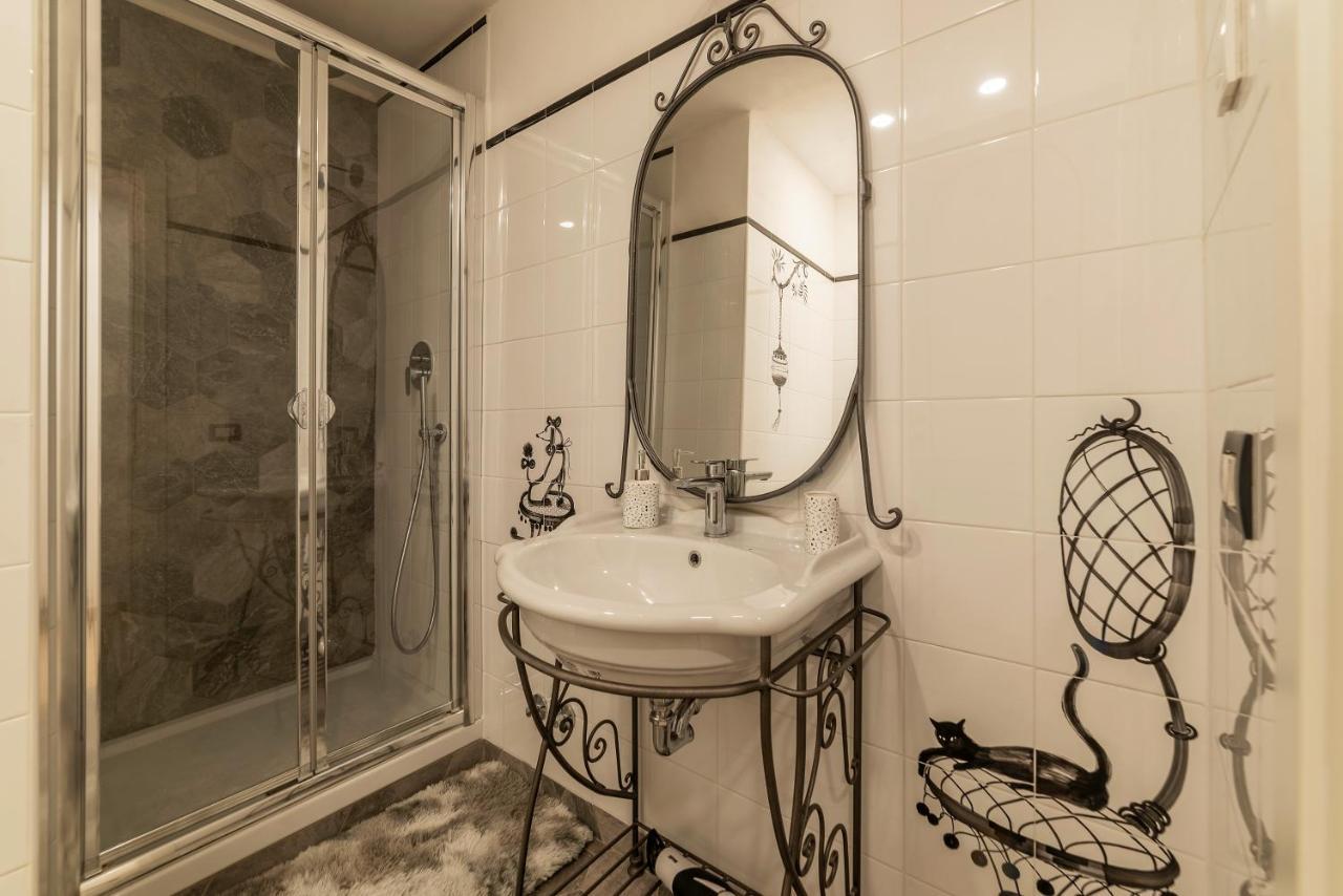 Palazzo Altieri Elegant Apartment روما المظهر الخارجي الصورة