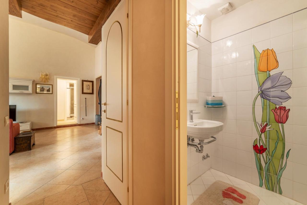 Palazzo Altieri Elegant Apartment روما المظهر الخارجي الصورة