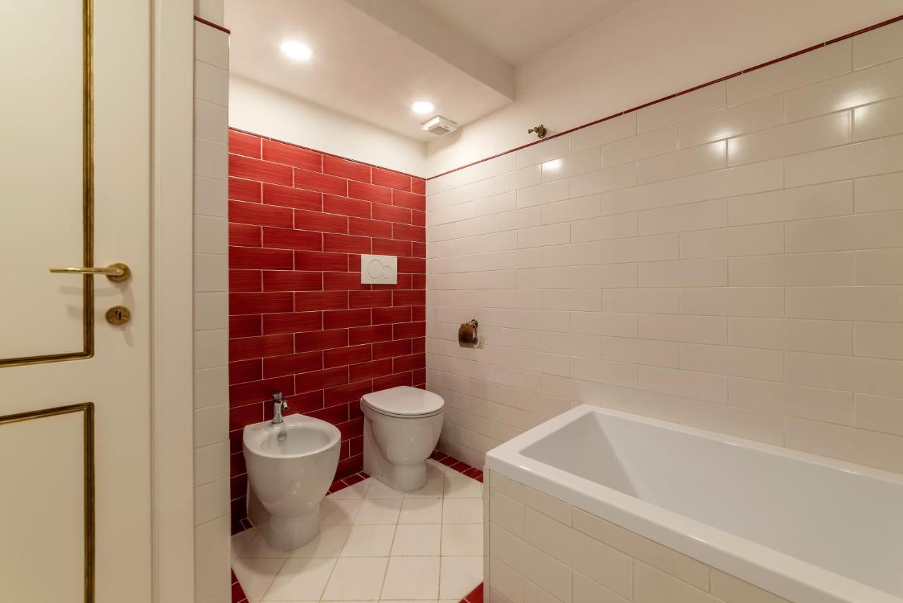 Palazzo Altieri Elegant Apartment روما المظهر الخارجي الصورة