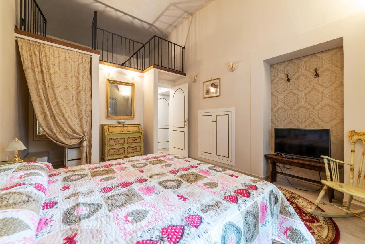 Palazzo Altieri Elegant Apartment روما المظهر الخارجي الصورة